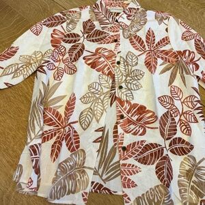 Button down 3/4 sleeve leaf print partially shear top